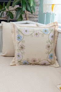 Koton,Dantelli Çiçek Detaylı Kırlent Kılıfı