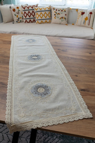 Mavi Nakışlı Dantelli Keten Runner 50x130 cm