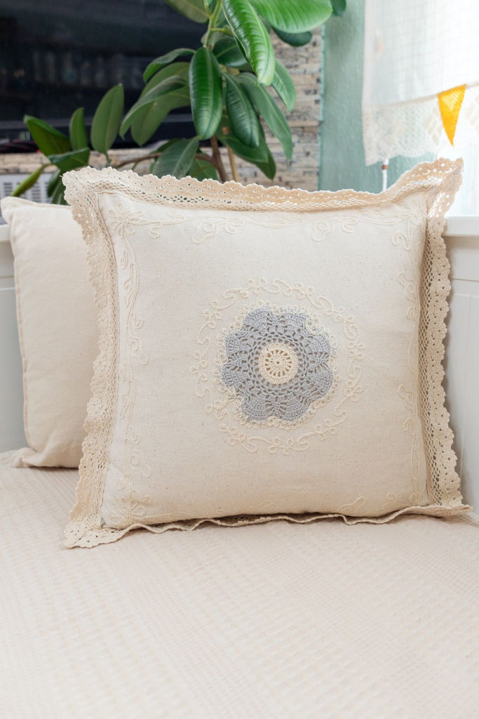 Koton,Dantelli Gri Detaylı Kırlent Kılıfı