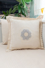 Görseli Galeri görüntüleyiciye yükleyin, Koton,Dantelli Gri Detaylı Kırlent Kılıfı