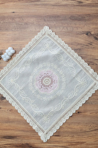 Pembe Nakışlı Dantelli Keten Runner 45x45 cm