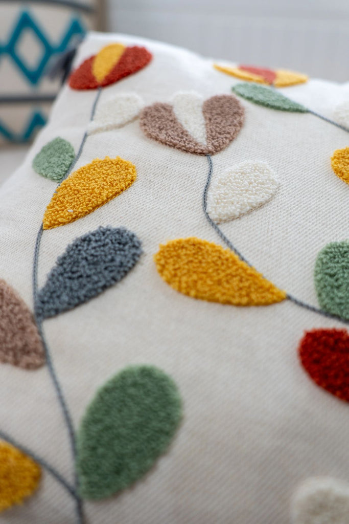 Punch Nakışlı Kırlent Kılıfı