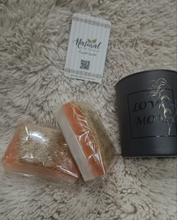 Görseli Galeri görüntüleyiciye yükleyin, Lifli Ballı Eşek Sütlü Doğal Sabun