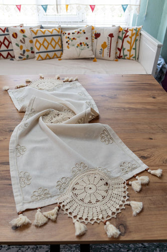 Krem Nakışlı Dantelli Keten Runner 50x130 cm