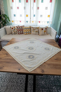 Gri Dantelli Keten Kare Masa Örtüsü 90x90 cm