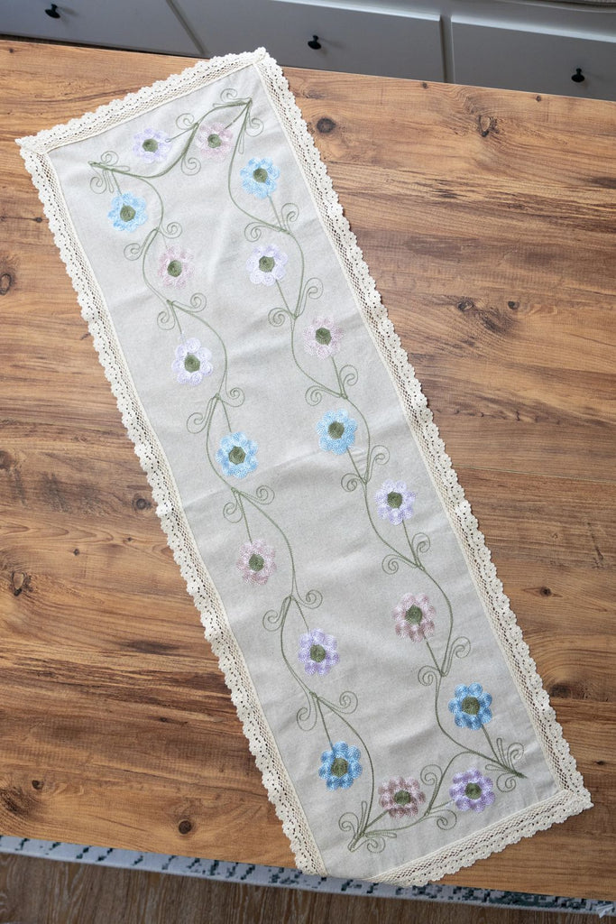 Çiçek Nakışlı Dantelli Keten Runner 50x130 cm