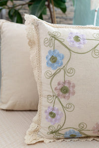 Koton,Dantelli Çiçek Detaylı Kırlent Kılıfı