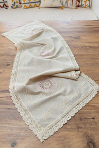 Pembe Dantelli Keten Runner 50x130 cm