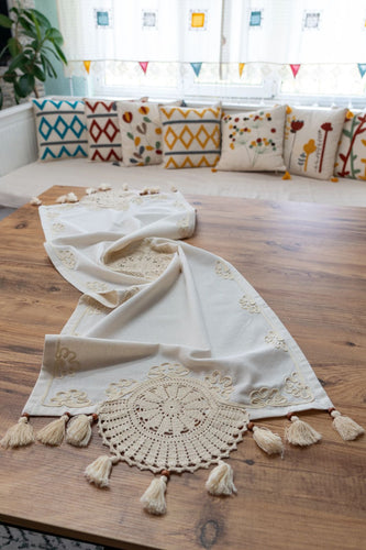 Krem Nakışlı Dantelli Keten Runner 50x130 cm