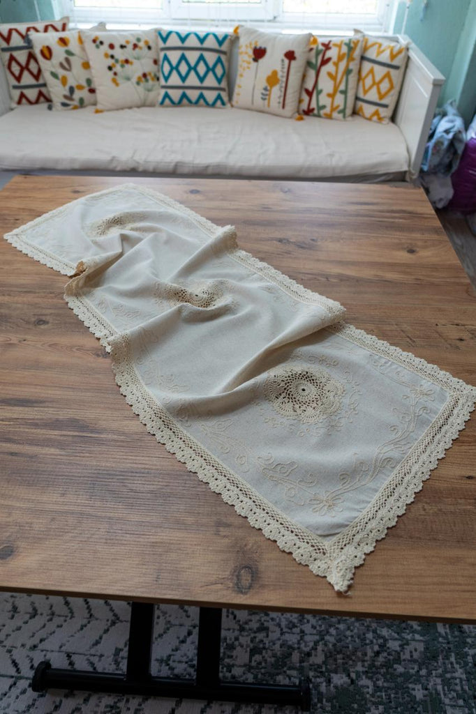 Krem Nakışlı Dantelli Keten Runner 50x130 cm