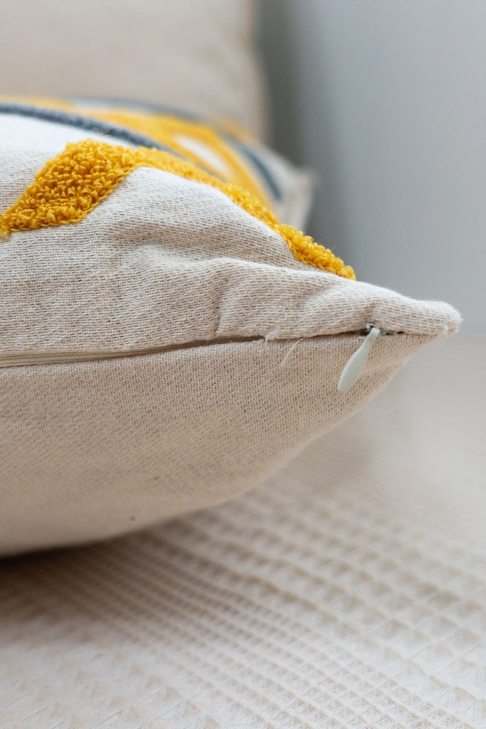 Punch Nakışlı Kırlent Kılıfı