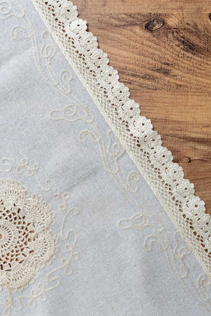 Krem Nakışlı Dantelli Keten Runner 50x130 cm
