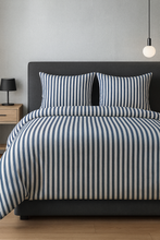 Görseli Galeri görüntüleyiciye yükleyin, Lacivert Çizgili Keten Nevresim Takımı Çift Kişilik