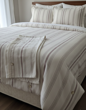 Görseli Galeri görüntüleyiciye yükleyin, Bordo Çizgili Keten Nevresim Takımı Çift Kişilik