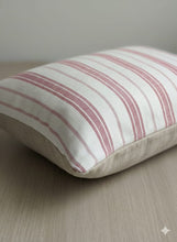 Görseli Galeri görüntüleyiciye yükleyin, Kırmızı Çizgili Keten Yastık Kılıfı