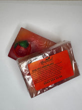 Görseli Galeri görüntüleyiciye yükleyin, Doğal çilekli duş jeli sabunu